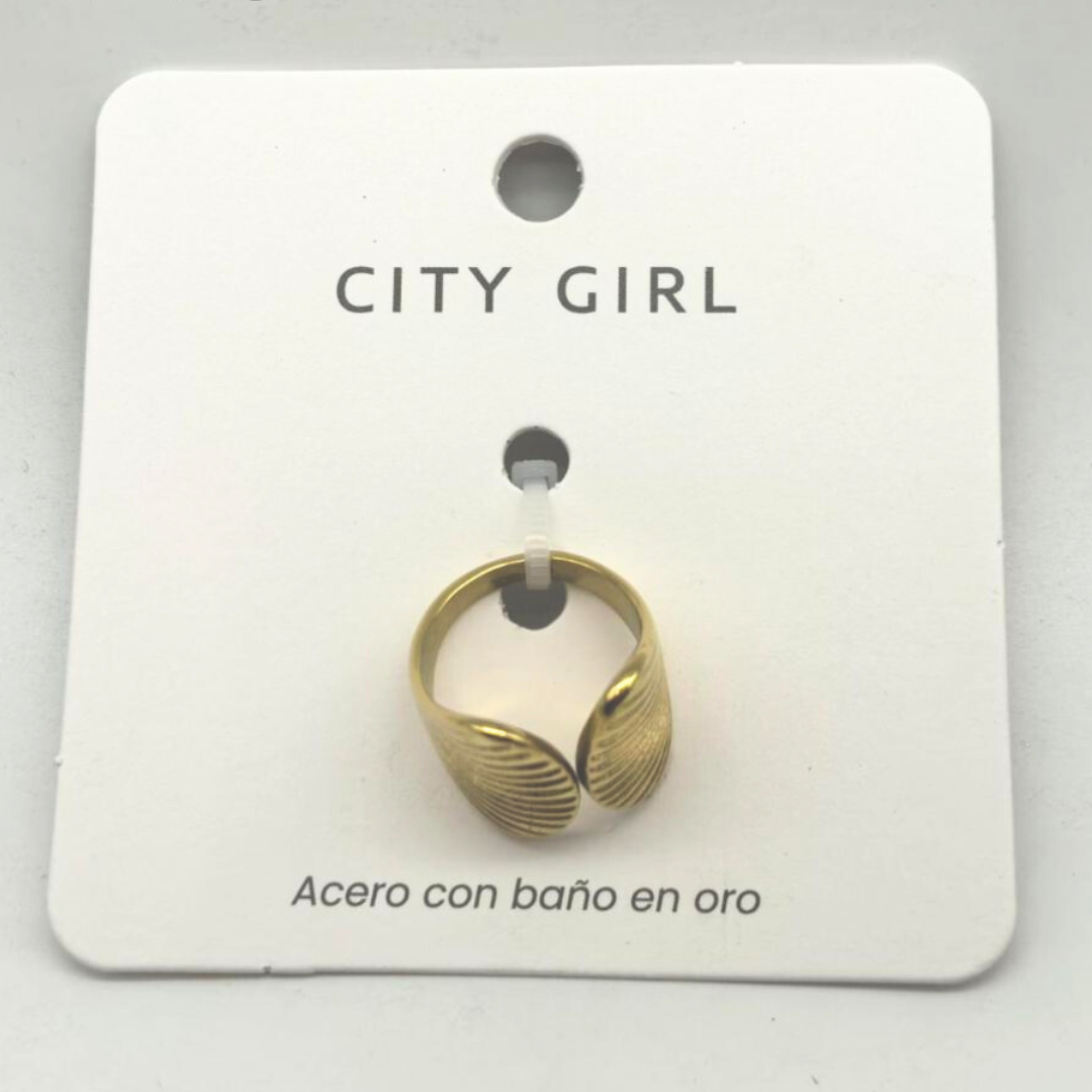 ANILLO DE ACERO BAÑADO EN ORO CITY GIRL (PAQUETE X 12 UNID.) 4460-2523