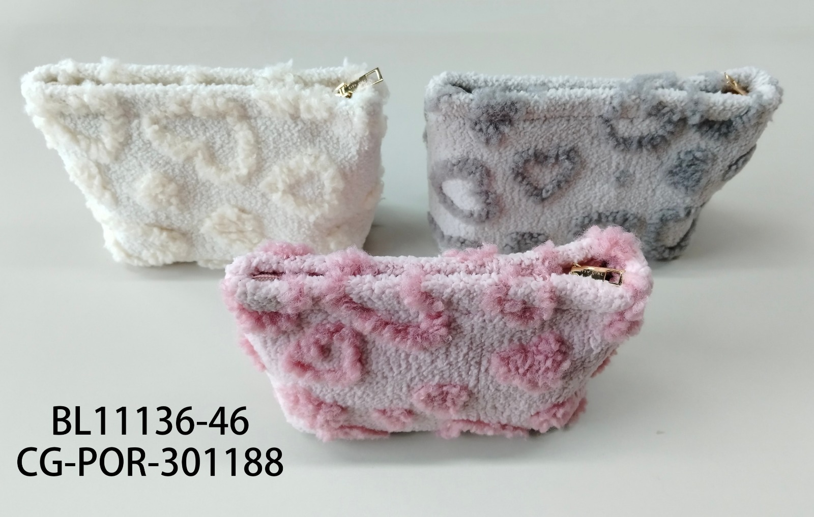 PORTA COSMÉTICO DE PELUCHE CORAZONES CITY GIRL BL11136-46*200
